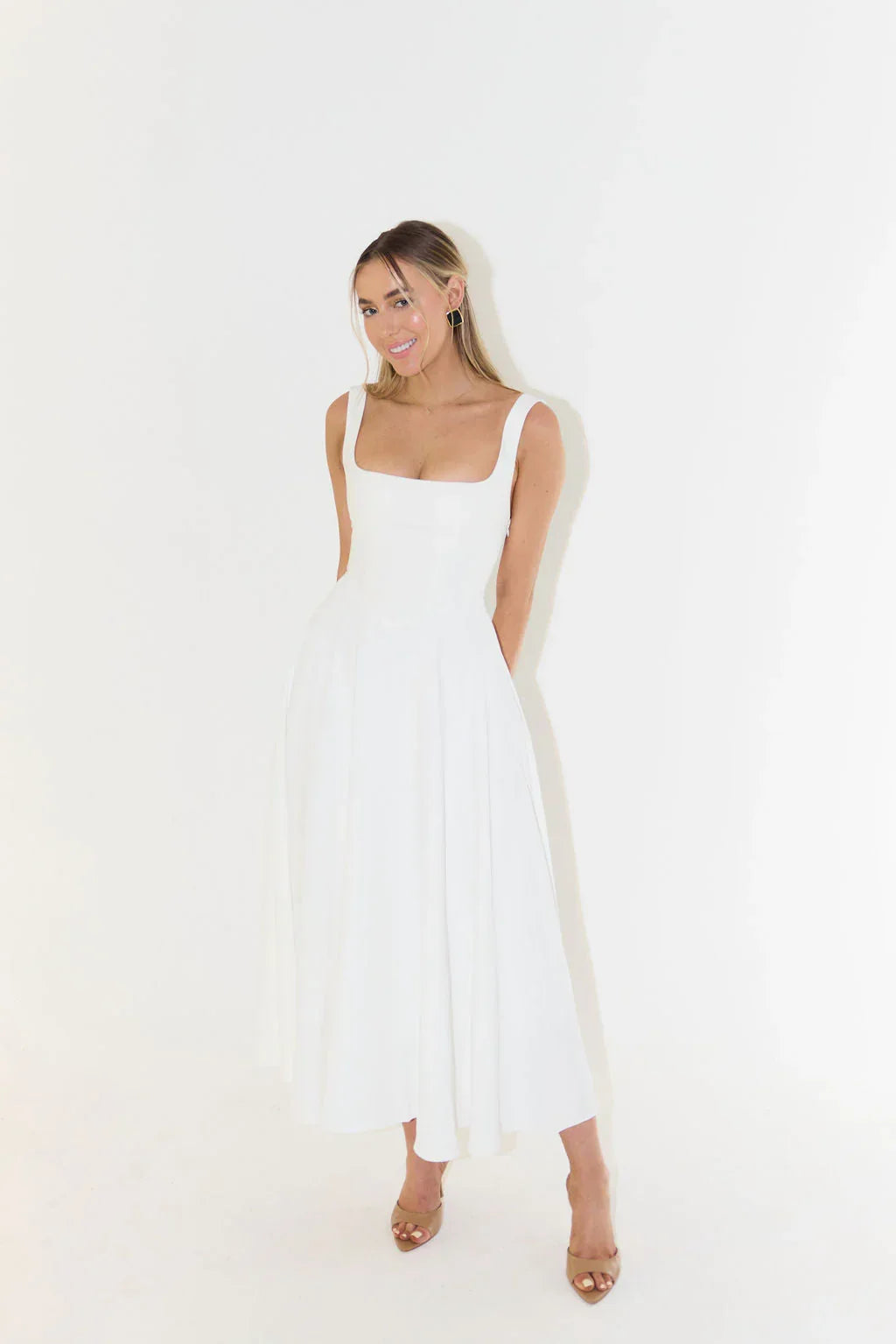 Women’S Midi Dress – Flattering Fit – Cinched Waist – Flowing Silhouette