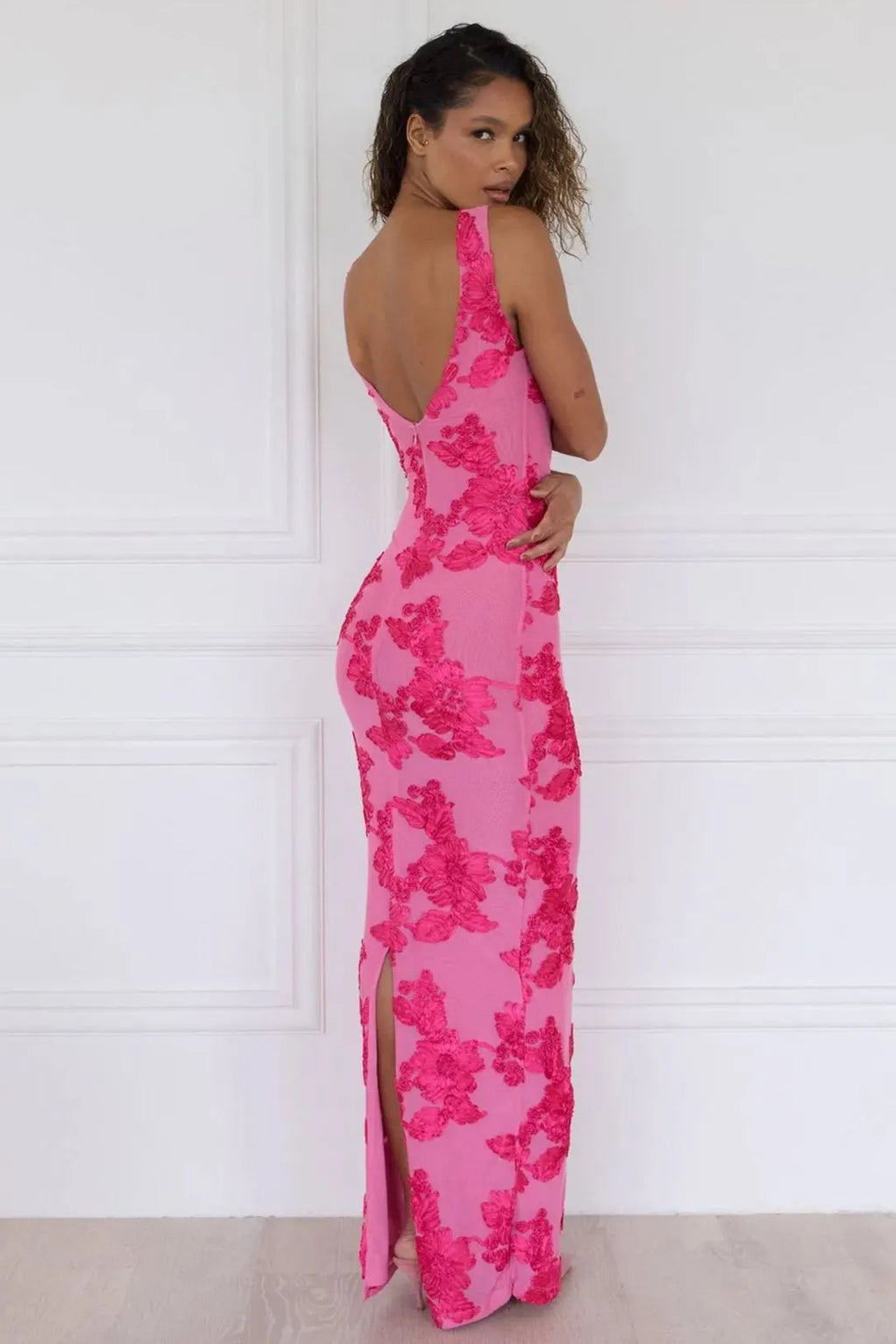 Women'S Pink Floral Embroidered Maxi Dress - Bodycon Sleeveless Formal