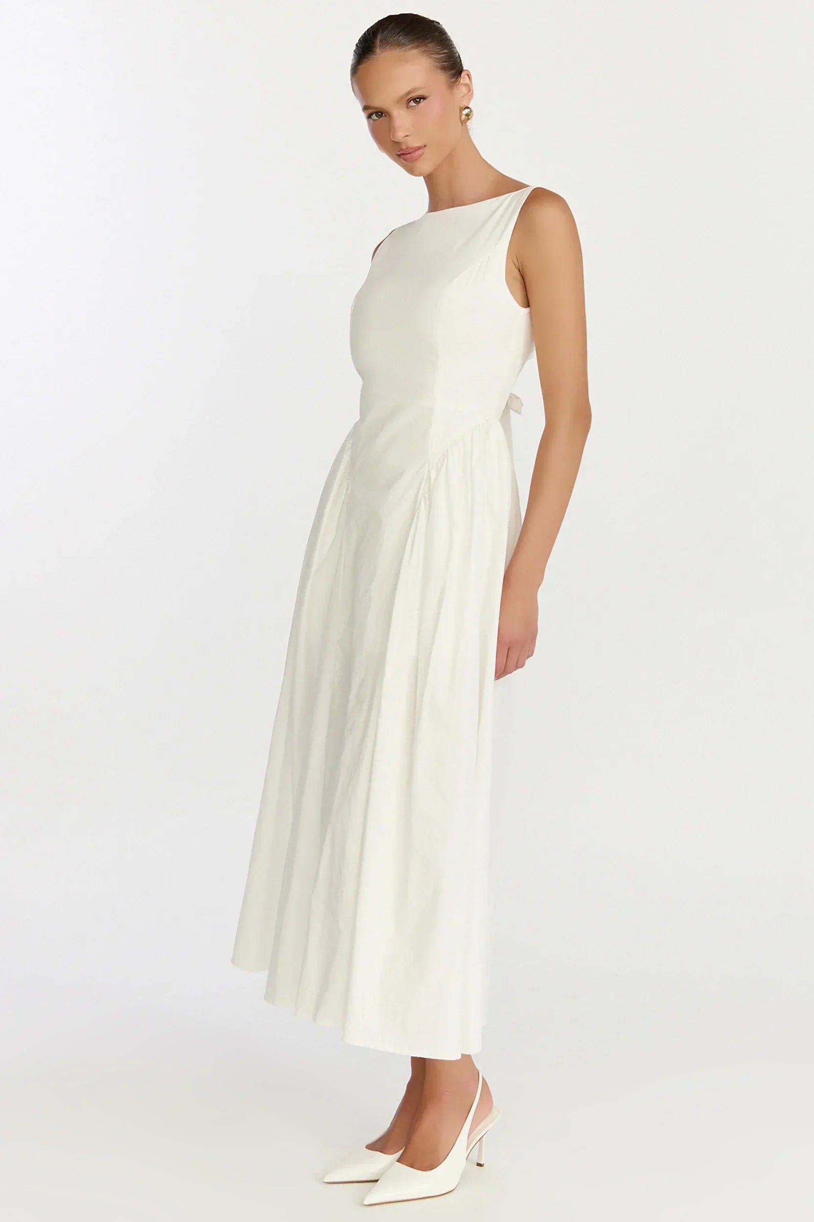 Casina Midi Dress - Boat Neck Tie Back Fit And Flare Dress In Off White
