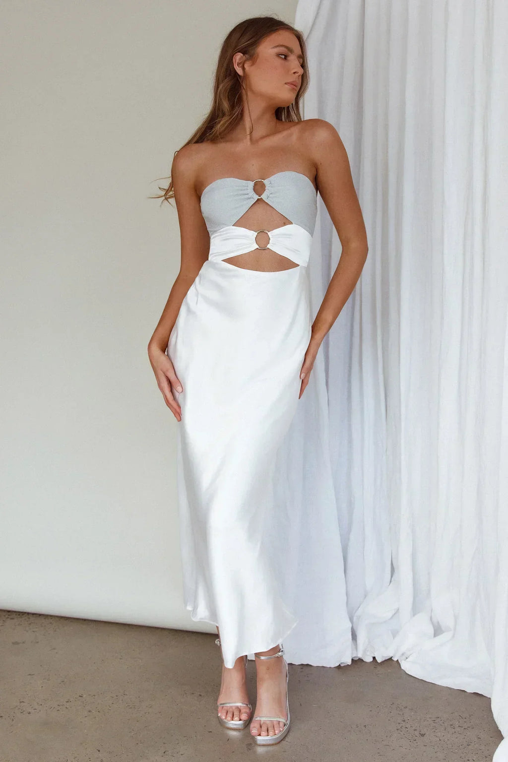 L'Amore Cut-Out Bodice Midi Dress Silver/White